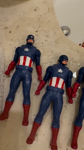 Dylan Dreyer on Instagram: "Just a regular bath night #somanyavengers"