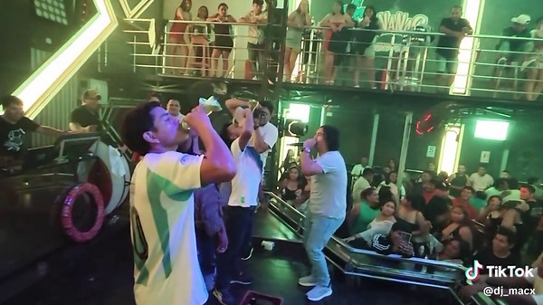 los mejores concursos en BANANAS DICO VIP #tocacheesamor🇳🇬 #disco #tocache #selva #bananasdisco🎉🎉🎉 #show