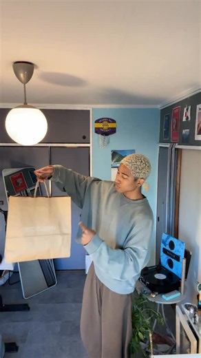 Damani Wilson on Instagram: "モデル大学生がUNIQLOの秋冬アイテムだけを使ってコーデしてみた。参考までに！ #uniqlo #haul #outfit #fashion #jwa"