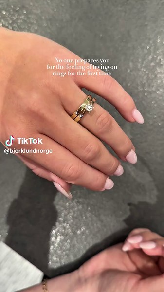 🥹💍 #bjørklund #diamonds #diamant #ring #engagement