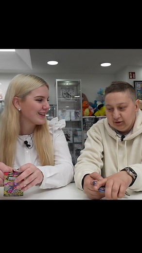 Pokémon Pack Battle mit Julia