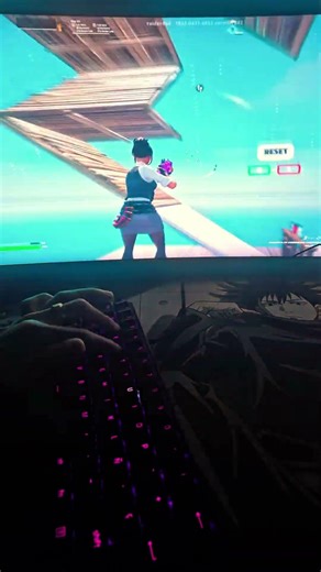 The best aim mouse g203 #fortnite #asmr #g203