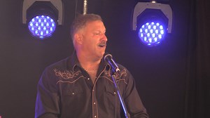 I'm wasting good paper This is a George Jones song that I never heard before but Victor Cormier does a wonderful rendition of this song. From the Stewiacke River Music Festival on Sept 4/2020 in Stewiacke, Nova Scotia Mike Blackburn - Music Videographer | Mike Blackburn - Music Videographer