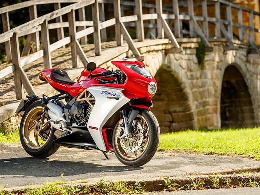 MV-AGUSTA SUPERVELOCE 800 (2020 - on) Review