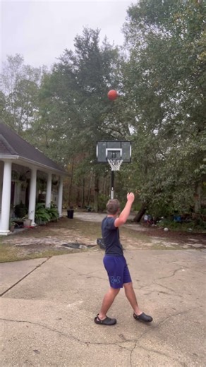 180 behind the back between the legs backwards trick shot #trickshot