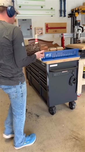 “With great power, comes great responsibility.” #rikontools can provide you with the power to #resaw and tackle larger than average projects, but make sure you are working safe and smart like @mccollim_woodworking • • • Using @carterproducts log mill to break down this cherry log on our @rikon_powertools bandsaw 💪🏼 Should we make another saber out of this cherry? Let us know one in the comments below! ⬇️ #mccollimwoodworking #woodworking #woodworker #tools #cartertools #rikon #rikontools #band