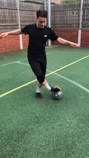 Skills to the beat 🔥 #foryoupage #foryou #viral #london #football #soccer #skills