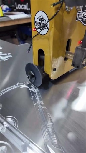 Imagine doing this level of detail without the top roll quick release 🤔 @twisted_metal_sign_company