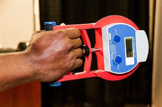 Bagian-Bagian Alat Pengukur Gaya (Dinamometer) serta Cara Menggunakannya | Adjar