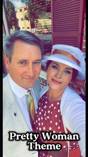 21 Halloween Couples Costume Ideas Easy Duo Costume Idea #costumediy #halloweencostume #costumeideas