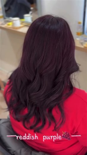 Mr.Kim Hair Salon Olive Hill on Instagram: "终于知道为什么2月预约这么爆了！🇲🇾 这款暗树莓紫真的谁染谁显白！重点是，不管头发多长，不限长度一律只要RM158 nett！💰无隐藏收费！ 重点是不用漂 ！不用漂 ！不用漂！ By Tommy Stylist （OliveHill） 为什么我们那么🈵 ，因为我们有： 👉 营业12年 👉 口碑好 Google 4.9 🌟好评 👉 发型师超过10年经验 👉 停車位多 👉 不限长度，无隐藏收费 👉 新年不涨价 #NoCnySurcharge 📍 分店地点 【Taman Equine Outlet】 🔗 [Waze] https://waze.com/ul/hw28319t5t 【Olive Hill Outlet】 🔗 [Waze] https://waze.com/ul/hw2834hsem 温馨提醒 💡 新年期间开放预约 请提早预约哦☺️ 预约联系 😊 ☎️ ：016-2870683 WA: http://wassmee.us/w/?c=e21c #染发 树莓紫 #沙