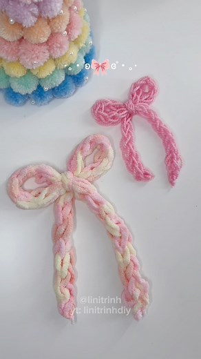 Xmas decor idea - Finger Knitting Xmas Bows | Linitrinhdiy