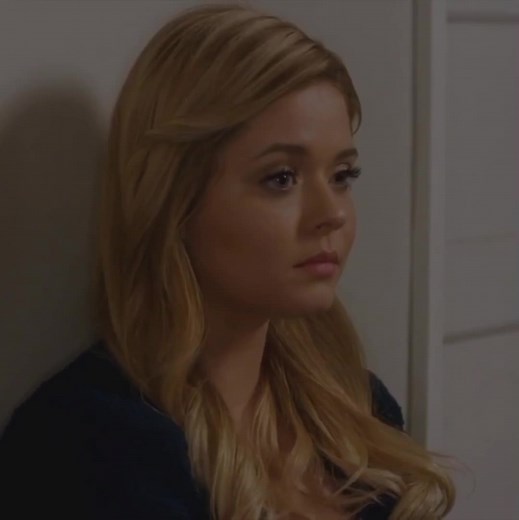 Sasha Pieterse and Shay Mitchell Kiss Scene in Pretty Little Liars