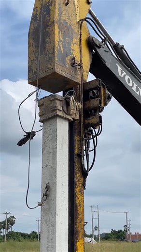 Excavator drop hammer 4.5Ton piling #civil #construction #constructionlife #heavyequipment #machinery | Long Construction