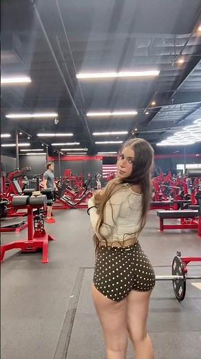 rate this look 1-10? 👀 Rate it below! 👇 #tylee #emarrb #aesthetic #usa #youtube #shorts