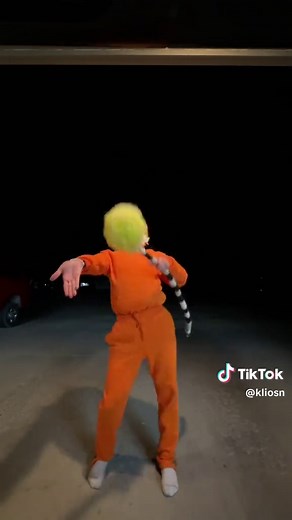 Love It When You Walk That Way Dance Trend