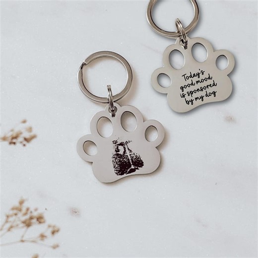 Dog Paw Keychain With Dog Name, Personalized Engraved Dog Paw Keyring, Dog Mom Accessories, Golden Retriever Mama Gift, Pet Name Keychain - Etsy
