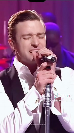 Justin Timberlake's Emotional Performance of Mirrors