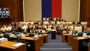 House approves constitutional convention bill on final reading