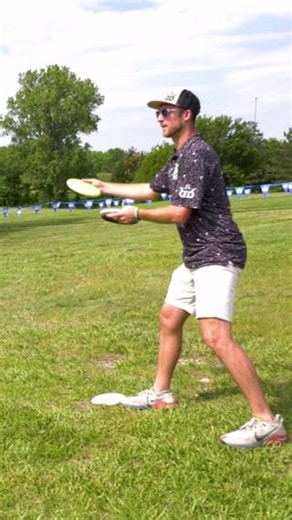 Give putts a chance ✌️ ☑️ This clip is from Ricky's Dynamic Discs Open F9 practice round. Watch it on our YouTube channel: bit.ly/3ufotJC #sockibomb #discgolf #frisbeegolf | Dynamic Discs