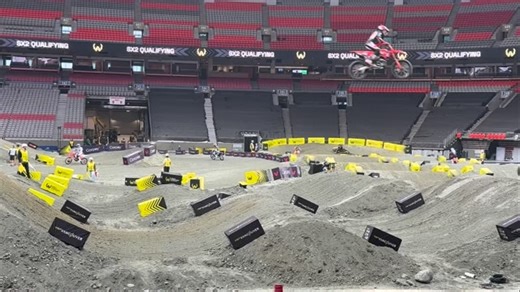 @elitomac looking comfy on the @ktmfactoryracing | Cooksey Media