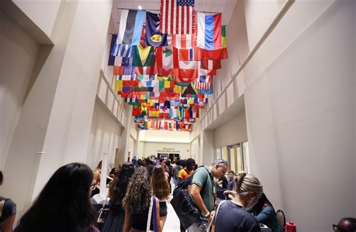 ‘U Can’t Finish:’ Large student-to-faculty ratio frustrates UCF community