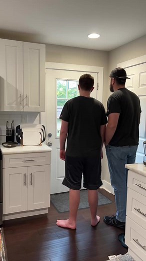 3.9M views · 10K reactions | Staring Contest! 藍藍 #uploadsoffun #staring #contest #funny #facebookreels | Uploads of Fun | Facebook