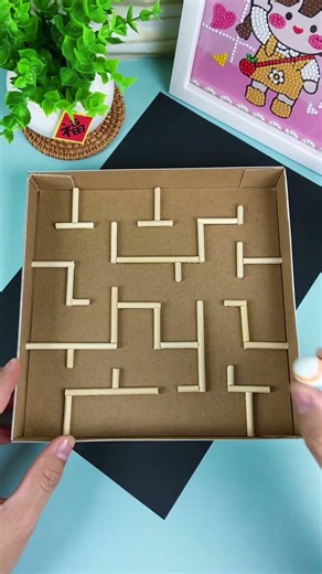 Don't throw away the packaging boxes! Let's make a fun maze game together—it's simple