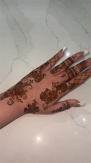 Stunning Floral Henna Designs by East London Artist