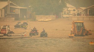 B.C. residents who defied evacuation orders at odds with fire crews