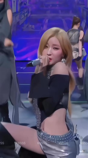 #babymonster #2025 #kpop #kbsss #4k #beautiful #pretty #girls #251128 #short #reels #wegoup #ahyeon #雅賢 #雅贤 #rora #ruka #chiquita #asa #pharita #pretty #girls #canny #rita #riri #ruru #HongKong #hk #mama #awards #perform #rap #live | Alex Hey