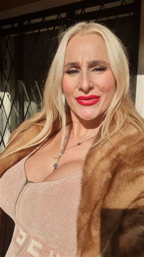 Francesca Tozzi on Instagram: "Outfit of the day with my special personal @elisabettafranchi @inmodafoggia #francescatozzi #luxurygirl #luckiestgirl #explore #outfitwithmypersonalgrowth ]"