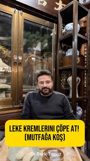 𝐃𝐫. 𝐁𝐞𝐫𝐤 𝐓𝐨𝐩𝐮𝐳 | LEKELERİ SİLGİ GİBİ SİL! Doğal Çözüm ✨ Göz altı morlukları ve güneş lekeleri için servet harcamanıza gerek yok! 🛑 Mutfaktaki en basit... | Instagram