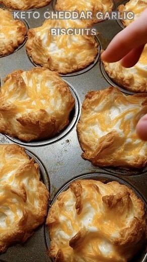Almond flour mixed light. Stir in cheddar, garlic, and melted butter. Bake at 400°F for 15 minutes. Fluffy, cheesy, and golden low-carb comfort that melts in your mouth. Ingredients ➤ 2 cups almond flour ➤ 1 tbsp baking powder ➤ ½ tsp garlic powder ➤ ¼ tsp salt ➤ 2 large eggs ➤ ⅓ cup sour cream or Greek yogurt ➤ 4 tbsp melted butter ➤ 1 cup shredded cheddar cheese FULLL Recipe in First Cօʍʍеոτ 👇👇 | Nessy Recipes