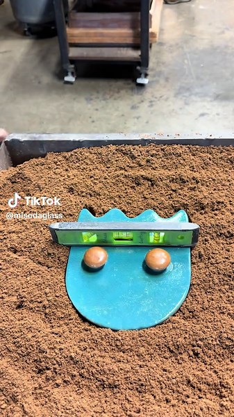 Creating Texture with Foliage in Cast Glass Art