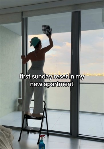 my first sunday reset in my miami apartment! I can’t even imagine cleaning a house I was sweating after this lol #sundayreset #apartmentreset #cleaning @Tide Laundry @Shark Home @Dreft @Swiffer @Windex @Clorox @Seventh Generation