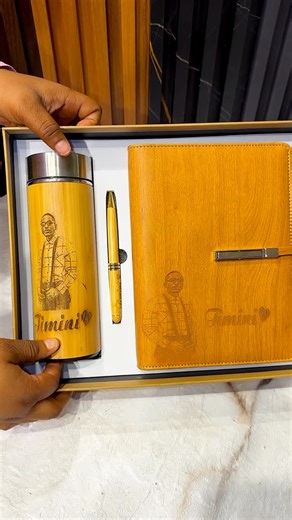 BIRTHDAY GIFTS/ CORPORATE GIFTS /ANNIVERSARY GIFTS. | Perfect gift for your loved ones Gift box contains: -Wooden temperature flask -Wooden pen -P.U notepad Price:#50,000 To place an... | Instagram