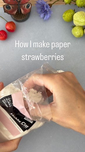 Signe Elisabeth Scharling | Crepe Paper flowers | Papirblomster on Instagram: "How I make my paper clay strawberries ✂️ …just because… ‘tis the season 🍓🍓🍓😄 Strawberries made with self hardening paper clay and water colours 🎨 The rose bouquet (watch until the end) is made with doublette crepe paper 🥀 I don’t have a tutorial/ video course for strawberries yet - but I think I will make one, one day 😄🍓 Find all my tutorials for paper flowers on my website www.signescharling.com 💫 #paperstra