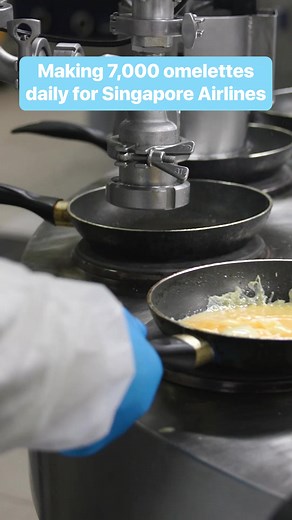 8.4M views · 109K reactions | This kitchen produces 7,000 omelettes a day for Singapore Airlines’ meals. #howitsmade #airtravel #kitchen | Insider Food | Facebook