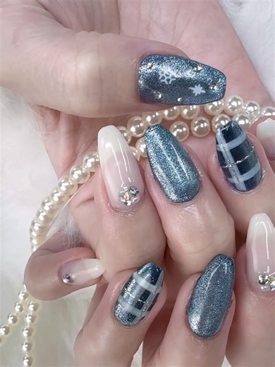 高橋きら on Instagram: ". クリスマスネイル‪‪𓂃 𓈒𓏸⛄️❄️💎"