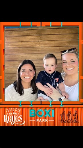 The selfie Photo Booth is back at Boxi Park this week Jan 10th & 11th. come, celebrate Three Kings weekend. #lakenona #orlando #photobooth #boxiparklakenona | DigitalMemory
