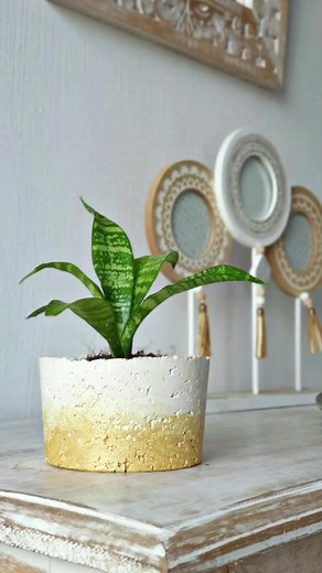 DIY Papercrete Planter: Lightweight Cement Alternative