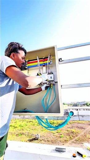 World largest solar power plant￼ #solarenergy #howtomakepowerbankathome #solarsystem #electrical