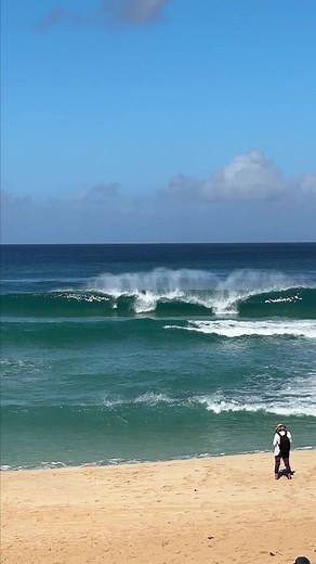 While we all wait in anticipation of what Day 3 will hold at the Vans Pipe Masters, we can’t help but look back at all the Day 2 happenings 💪🔥 Stay tuned for the next call tomorrow morning at 8AM HST. Don’t miss out on all the action to come! #Pipeline #VansPipeMasters | Red Bull Surfing