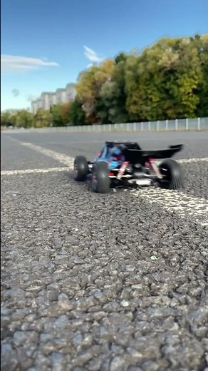 Speed testing the new 1:18 buggy from WLToys… It’s fast🤯! #rccars #speedtest #wltoys