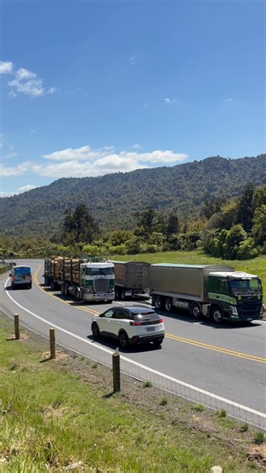 💪💪#kenworth #volvo #freightliner | Rock on Trucking NZ