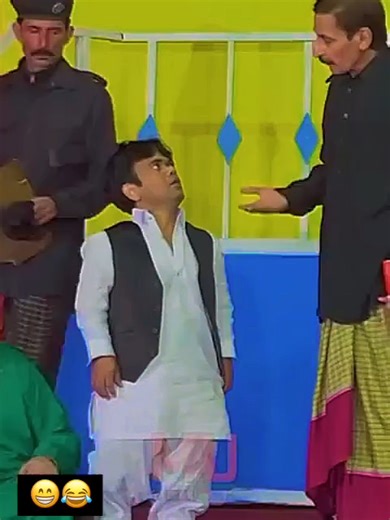 End Mis Mat Karna 🤣😂 #foruyou #creatorsearchinsights #unfreezemyaccount #viral #funnyvideo #comedy #vickykodu #stagedrama #pkstagedrama #dramafunny #iftikharthakur