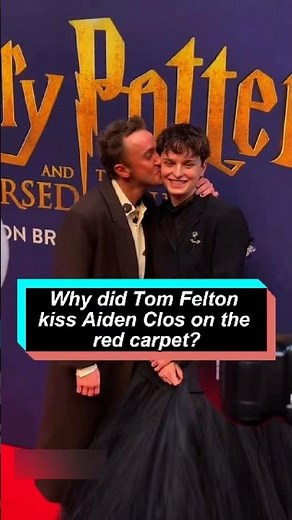 Why did Tom Felton kiss Aiden Clos on the red carpet? #harrypotter #usa #fyp #celebrity