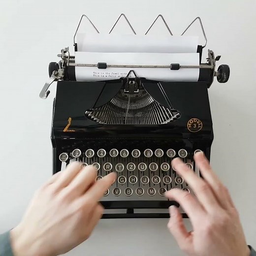 Tony's Typewriters - Juwel model 3 (as seen on Wednesday Addams)