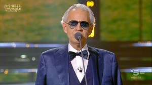 Ed ogni volta sono brividi sulla pelle... ✨ #MichelleImpossible | Mediaset Infinity